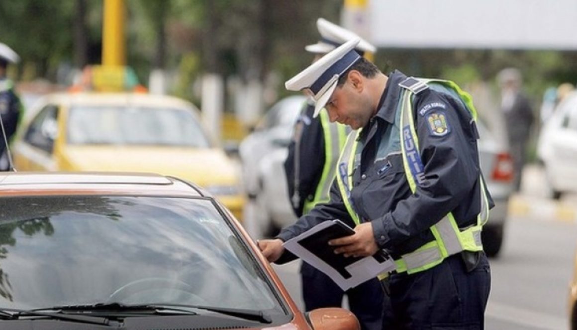 1000 amenzi, 47 permise auto și 36 de certificate de înmatriculare reținute de poliția rutieră cărășană
