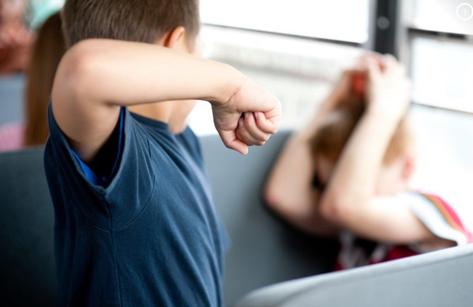 Un nou caz de agresiune fizică în școlile cărășene