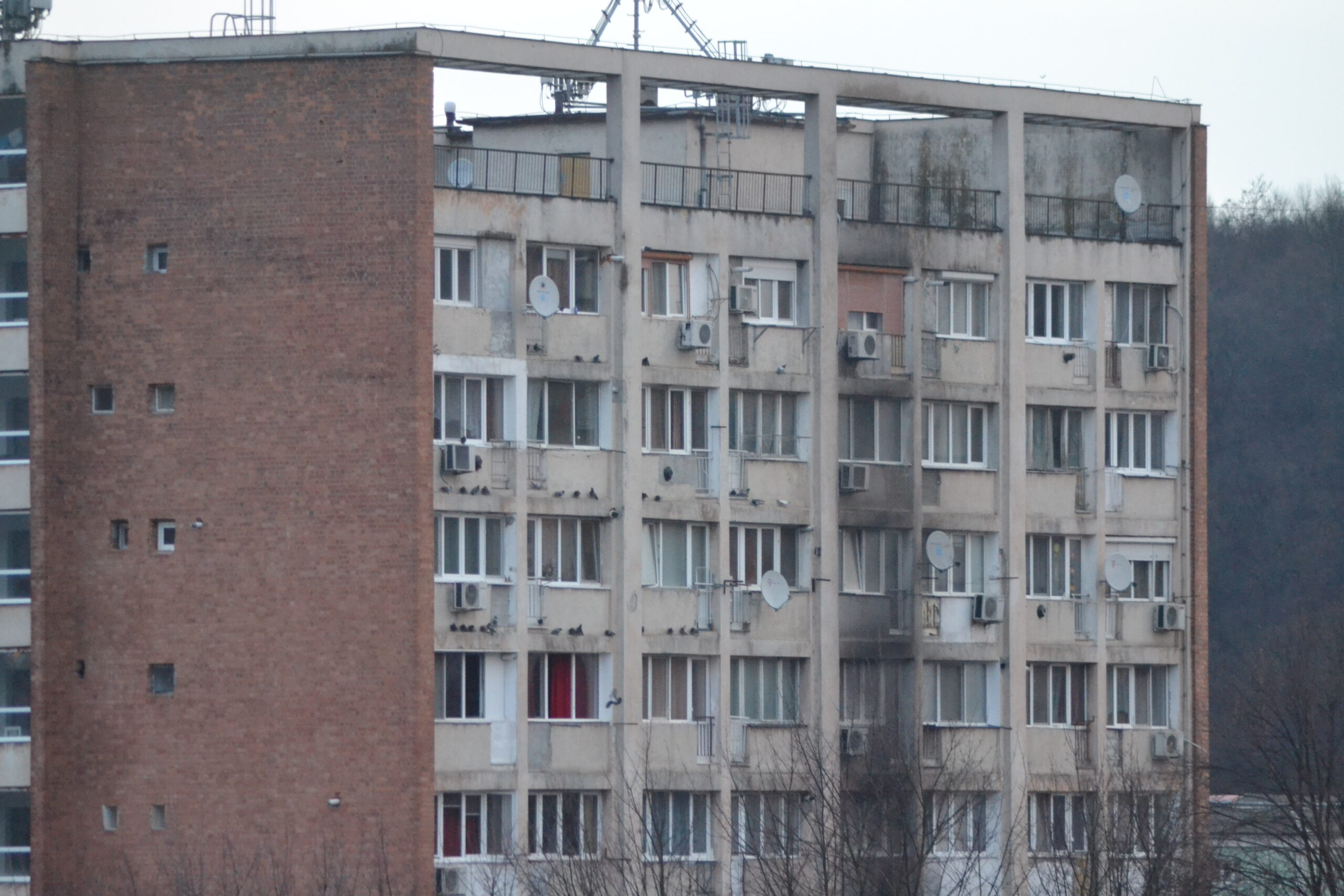 Incendiu, la un bloc de locuințe din Reșița