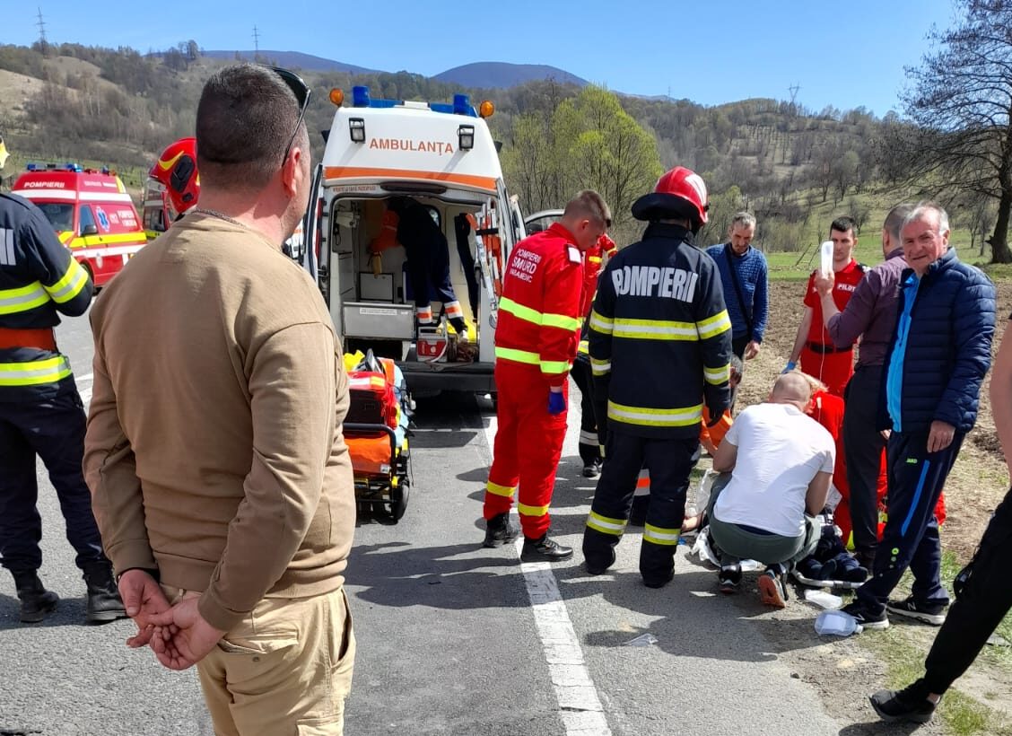 Un șofer de 32 de ani a murit într-un accident de mașină