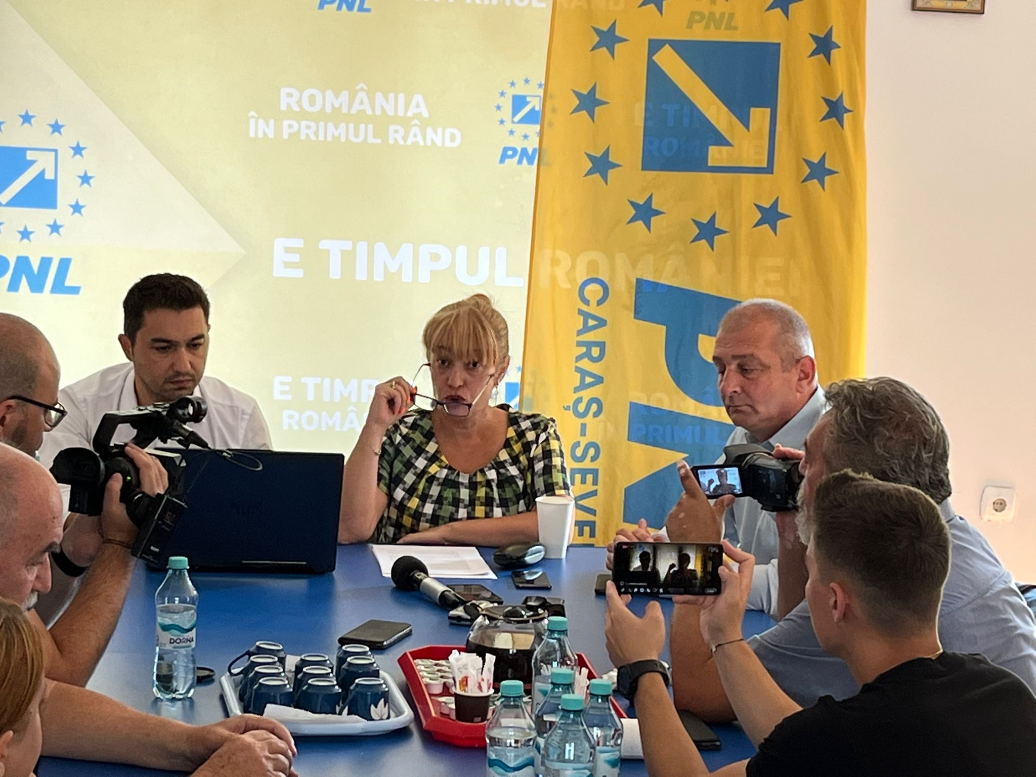 Liberalii cărășeni, Carina Pristavu, Adrian Tănase și Ovidiu Rădoi au deschis dezbaterile pe noua lege a învățământului!