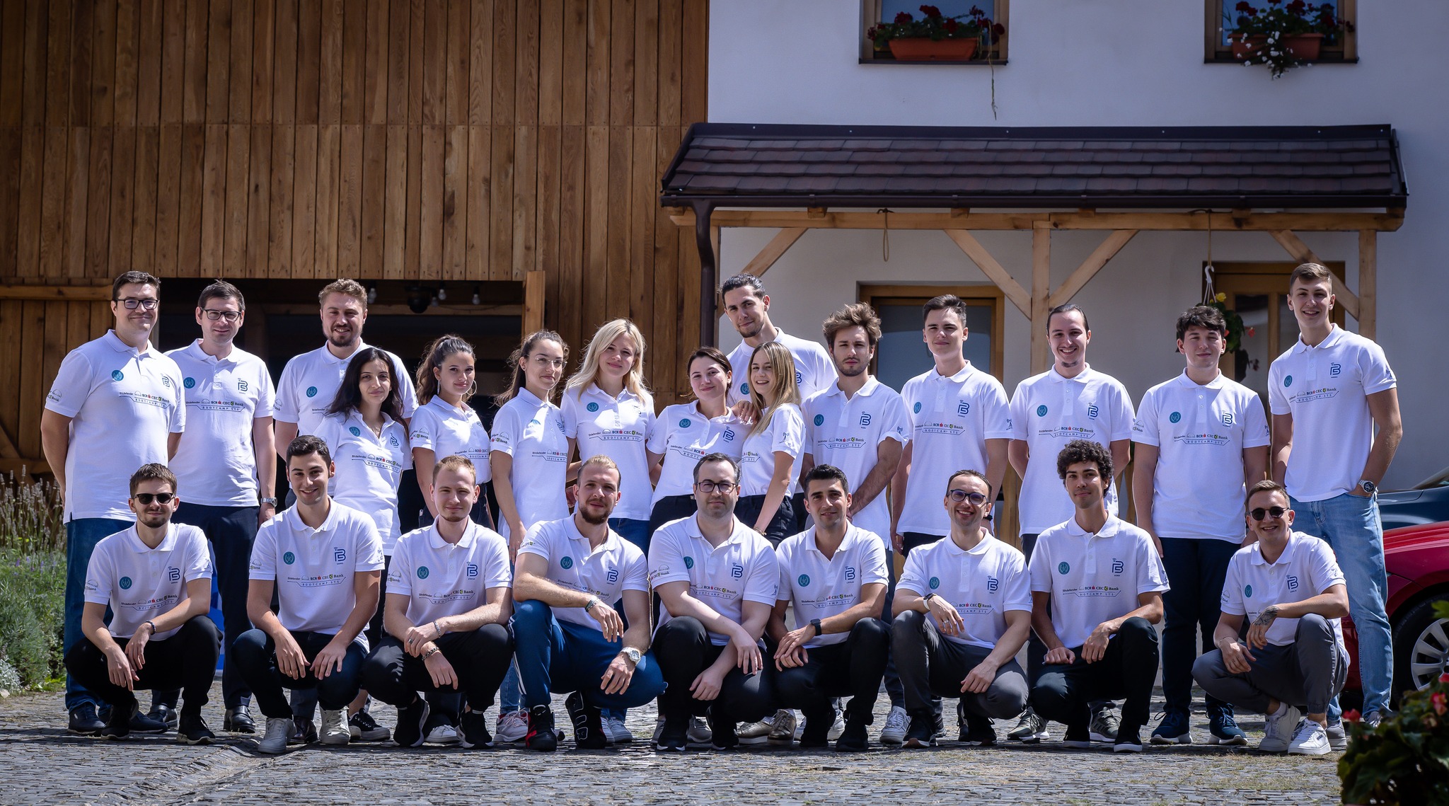 18 tineri studenți români geniali participă la Bootcamp STS