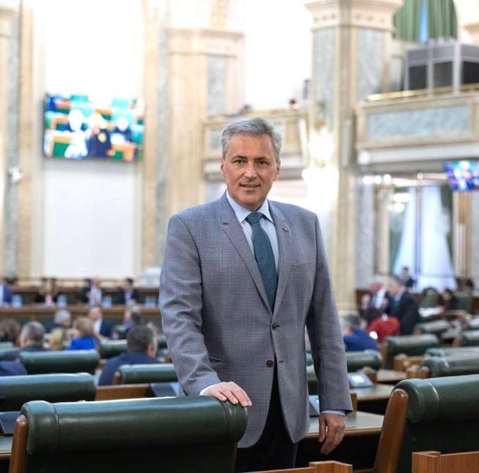 Senatorul liberal Marcel Vela a susținut propunerea Grupului PNL din Senatul României pentru elaborarea proiectului de eficientizare energetică a instituției!