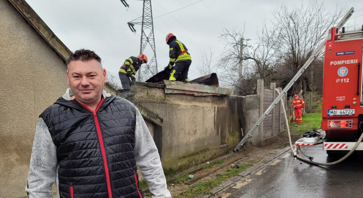 Pompier aflat în timpul liber a salvat de la incendiu o casă