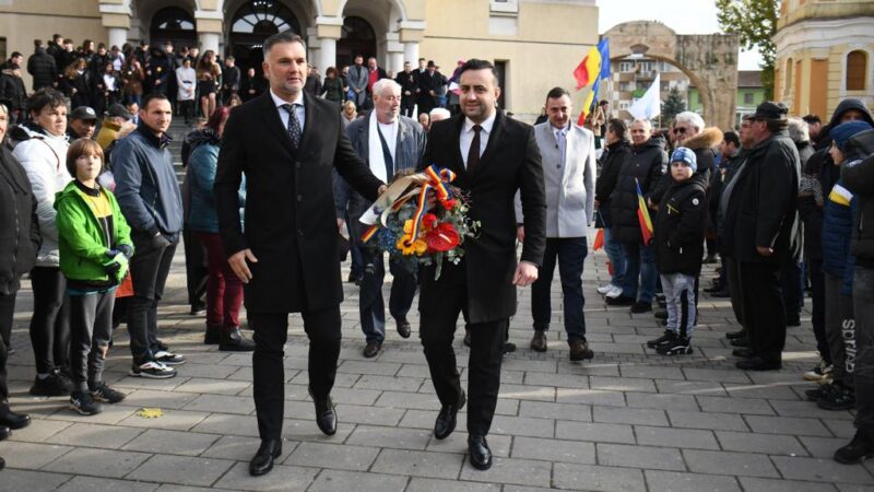 Reprezentanții PNL Caraș-Severin au sărbătorit Ziua Națională în întreg județul Caraș-Severin, alături de conjudețenii lor