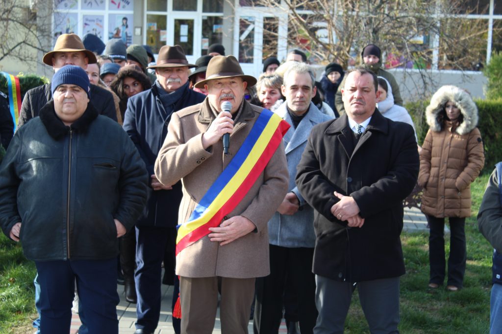 La Moldova Nouă primarul Ion Chisăliță a făcut o tradiție din a-și cinsti eroii!