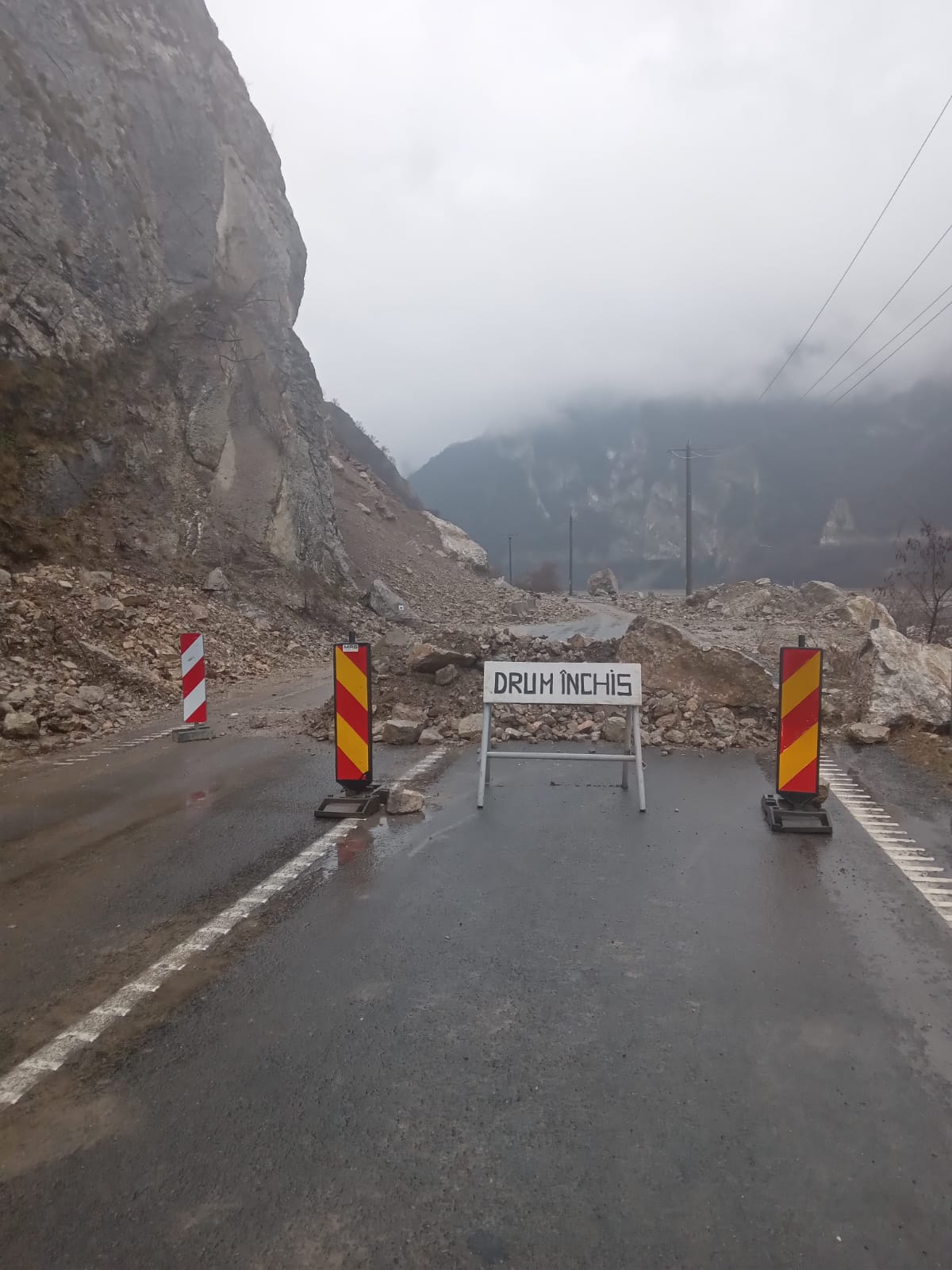 Drumuri cărășene închise! La Borlova și Berzasca!