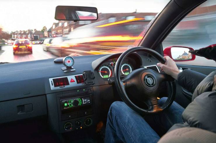 Mașinile cu volan pe dreapta vor fi interzise în România