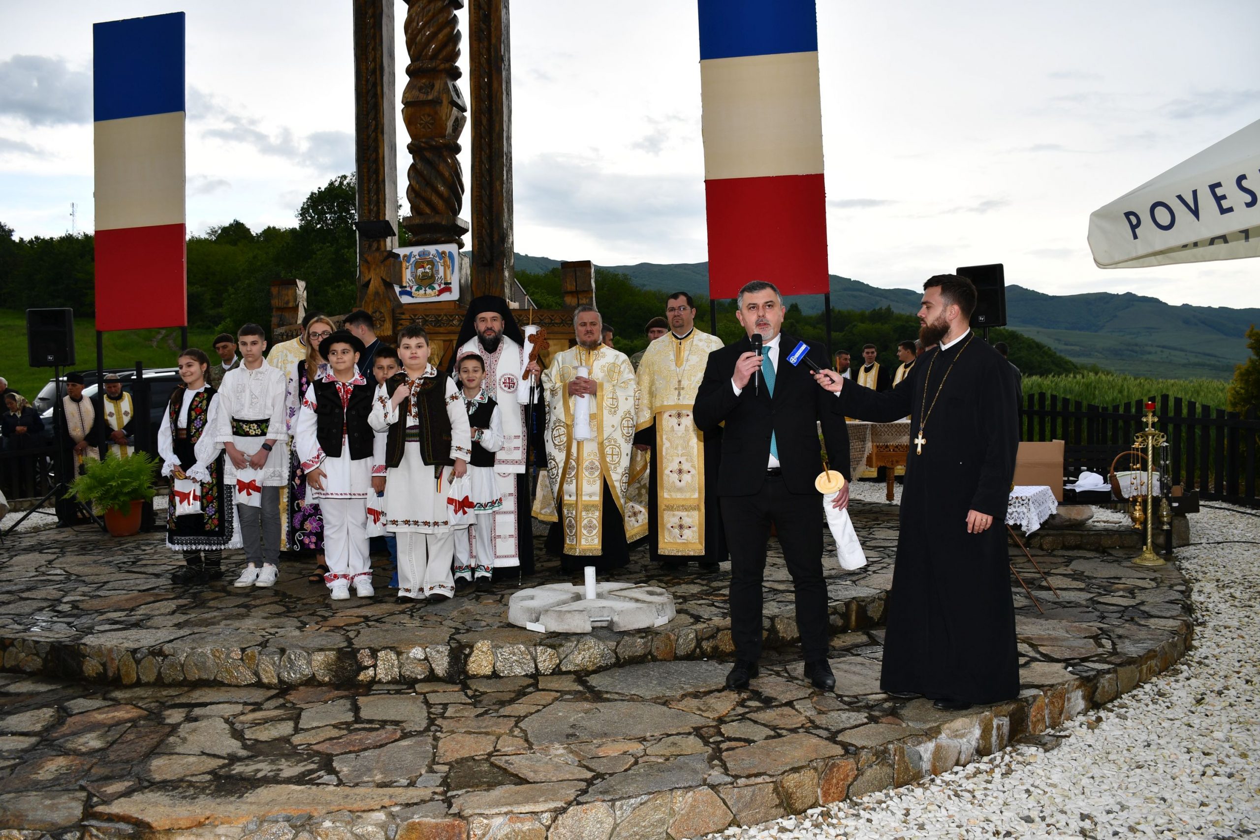 Rugăciune pentru eroii patriei la Crucea – monument de la Domașnea