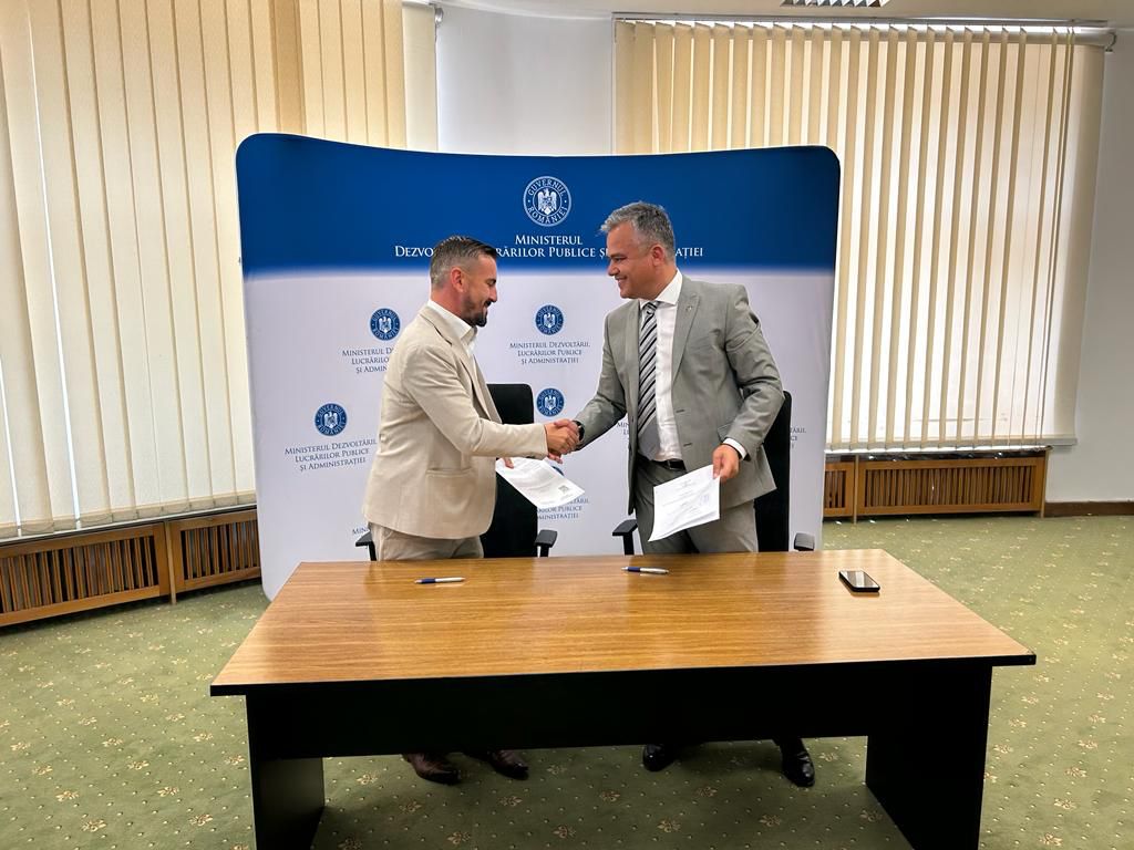 Primarul liberal al comunei Măureni, Brian Filimon, a semnat un nou contract de finanțare în valoare de 1,7 milioane lei pentru investiții prin programul „Anghel Saligny”