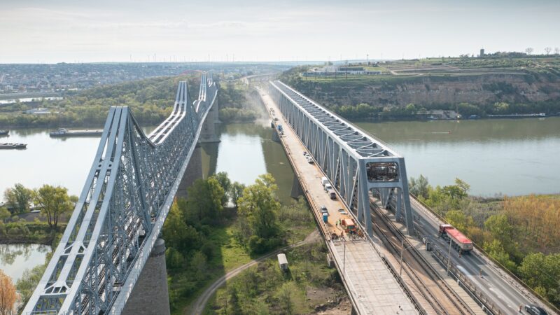 Plata taxei pentru traversarea podului de la Fetești redevine obligatorie