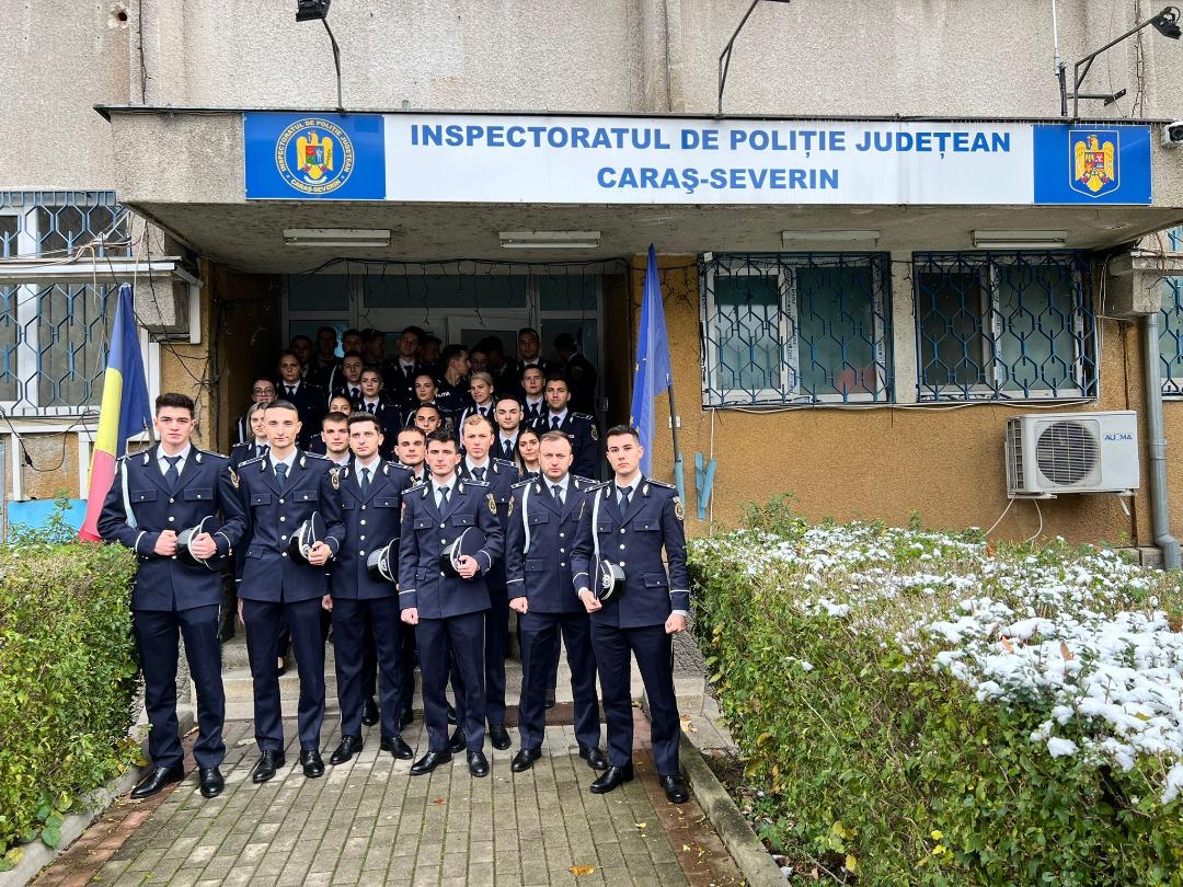 35 de tineri își încep cariera la IPJ Caraș Severin