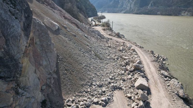 Atenție! Se reiau operațiunile de detonare pe DN 57 Clisura Dunării, în zona Berzasca!