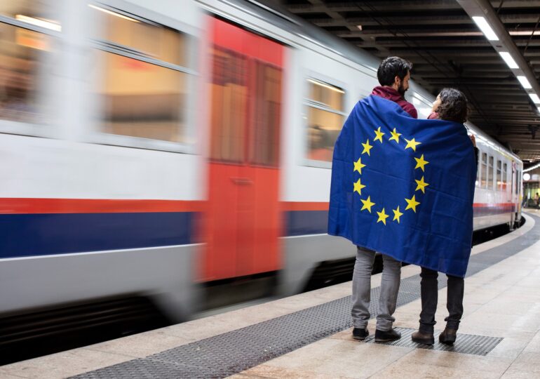 „DiscoverEU” – Start la înscrieri pentru tinerii de 18 ani care vor să călătorească gratuit în Europa!